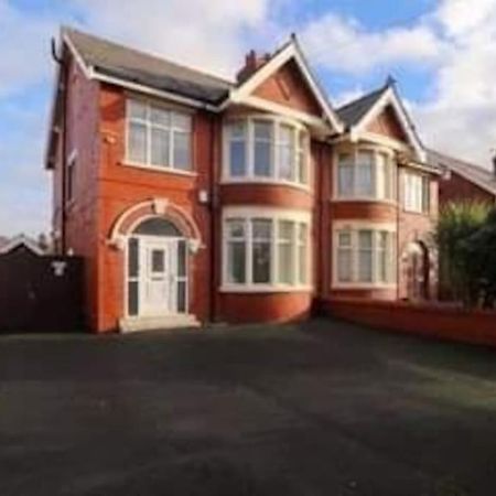 Hidden Gem W/ Parking Short Walk To Pleasure Beach Blackpool Buitenkant foto
