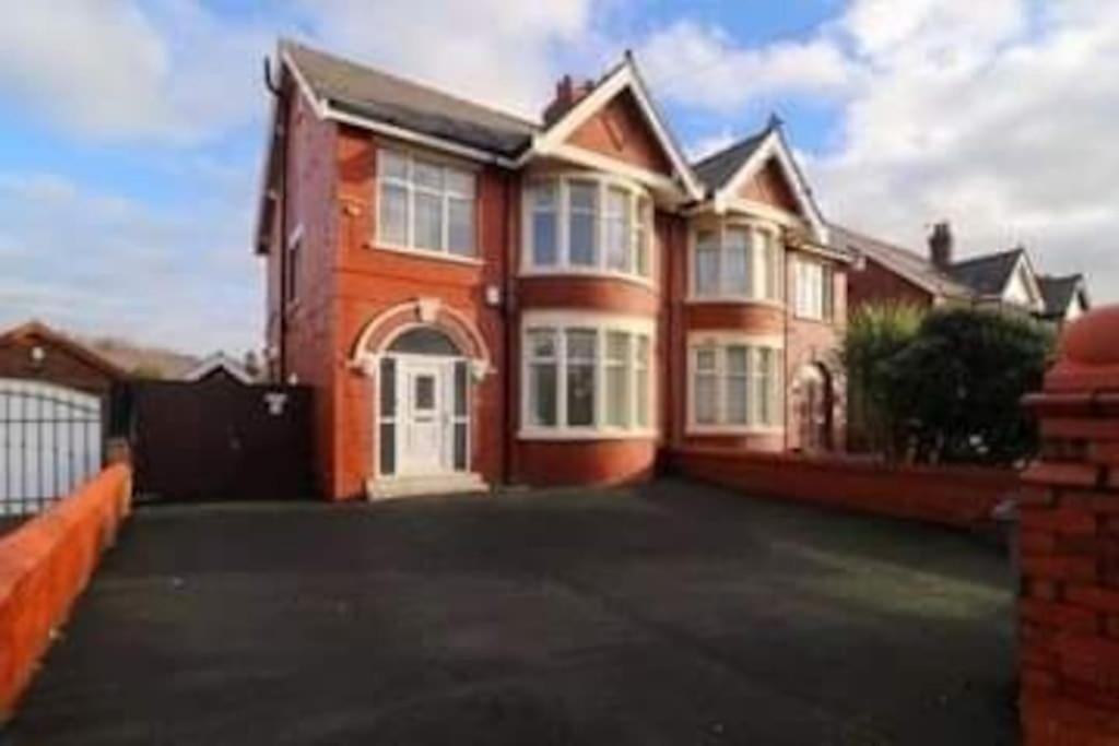 Hidden Gem W/ Parking Short Walk To Pleasure Beach Blackpool Buitenkant foto