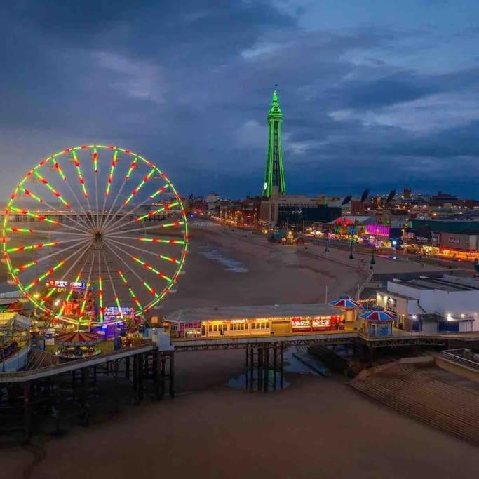 Hidden Gem W/ Parking Short Walk To Pleasure Beach Blackpool Buitenkant foto